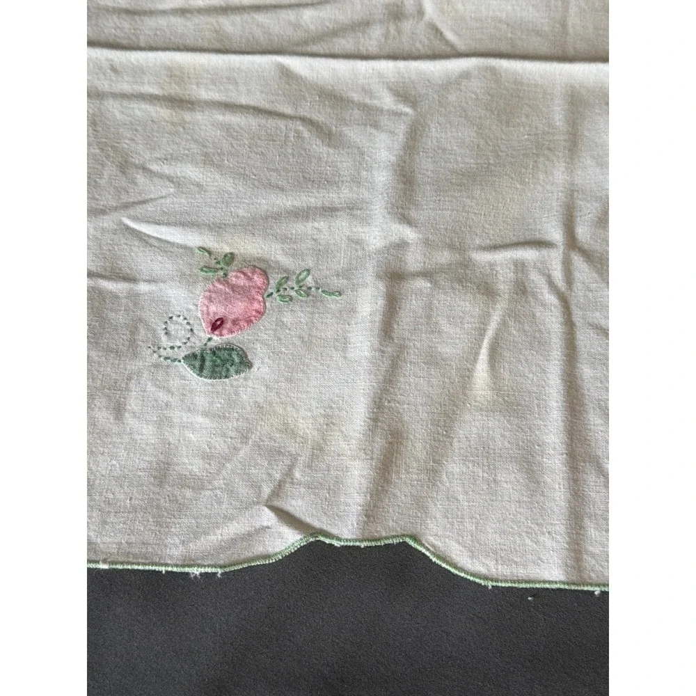 Vintage Hand Embroidered Floral Napkins Set of 7 White Green Scalloped Edge 14in